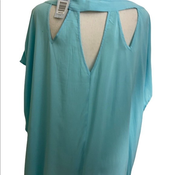 Torrid Womens light blue sleeveless cutout back pattern size 3X plus blouse - Picture 6 of 11